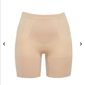 Spanx sculpt short